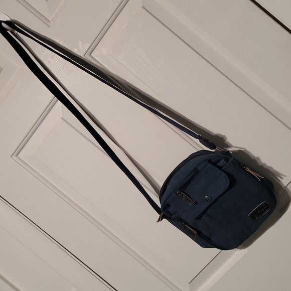 Maze Crossbody - Picture 2 of 10